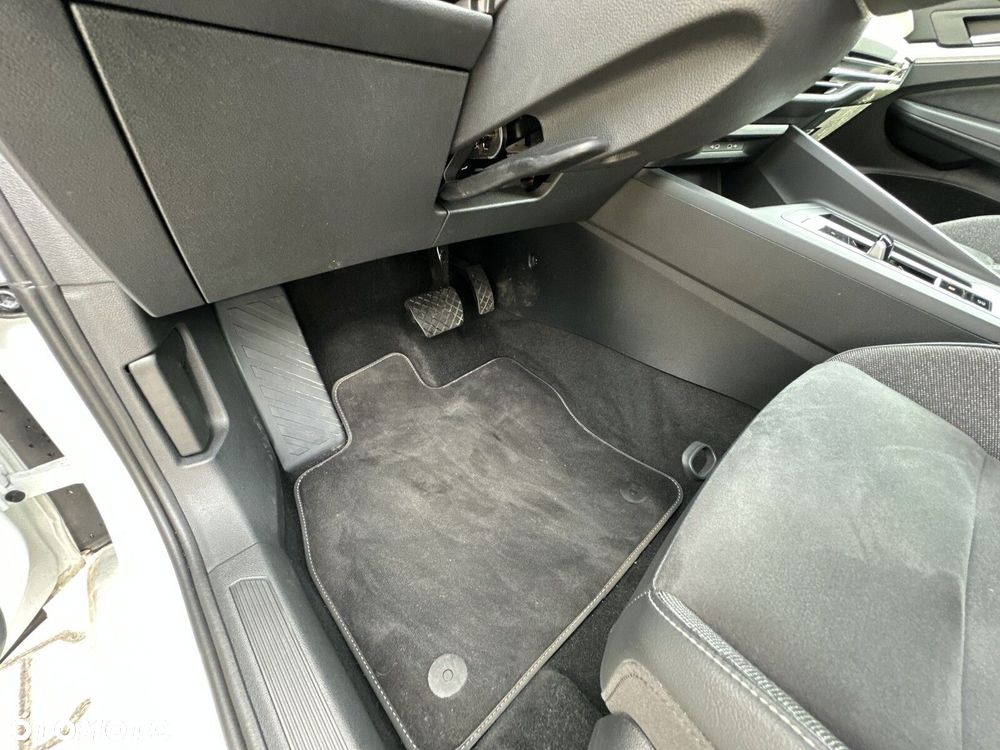 Volkswagen Golf - 28