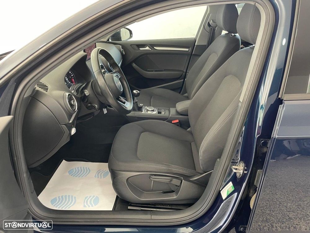 Audi A3 Sportback 30 TDI Design - 8