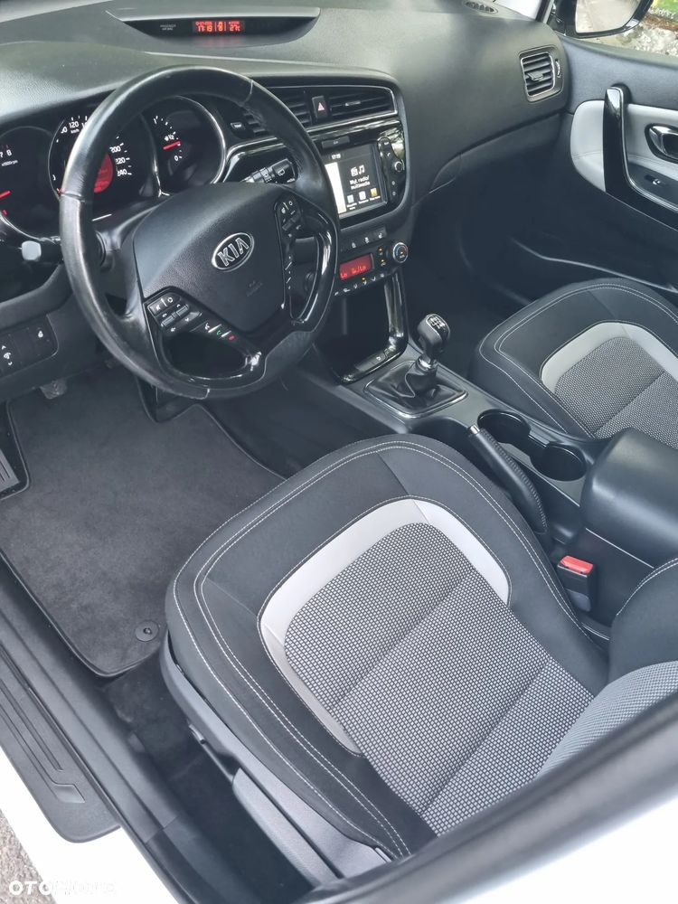 Kia Ceed 1.6 GDI Vision - 10