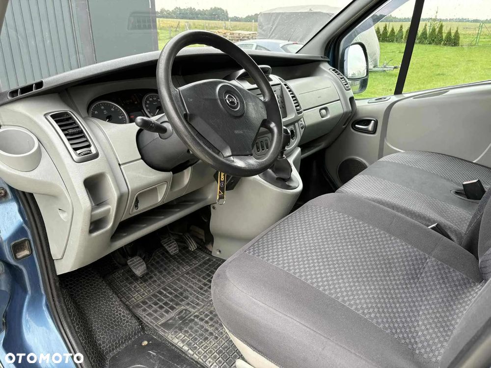 Opel Vivaro - 11