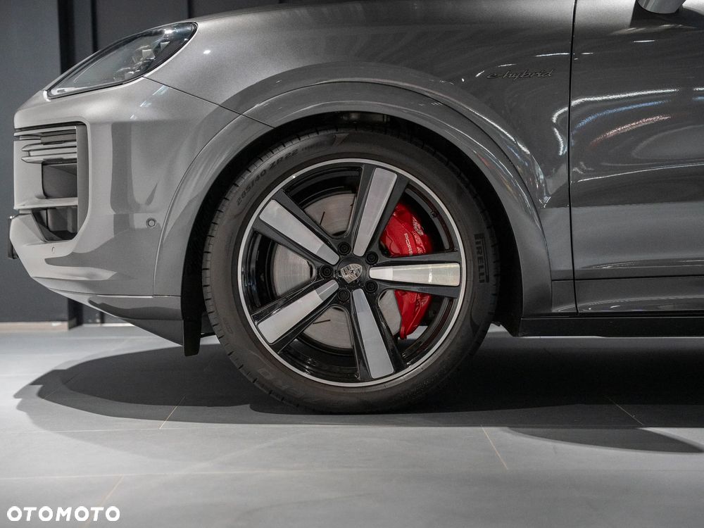 Porsche Cayenne Turbo E-Hybrid PHEV - 10