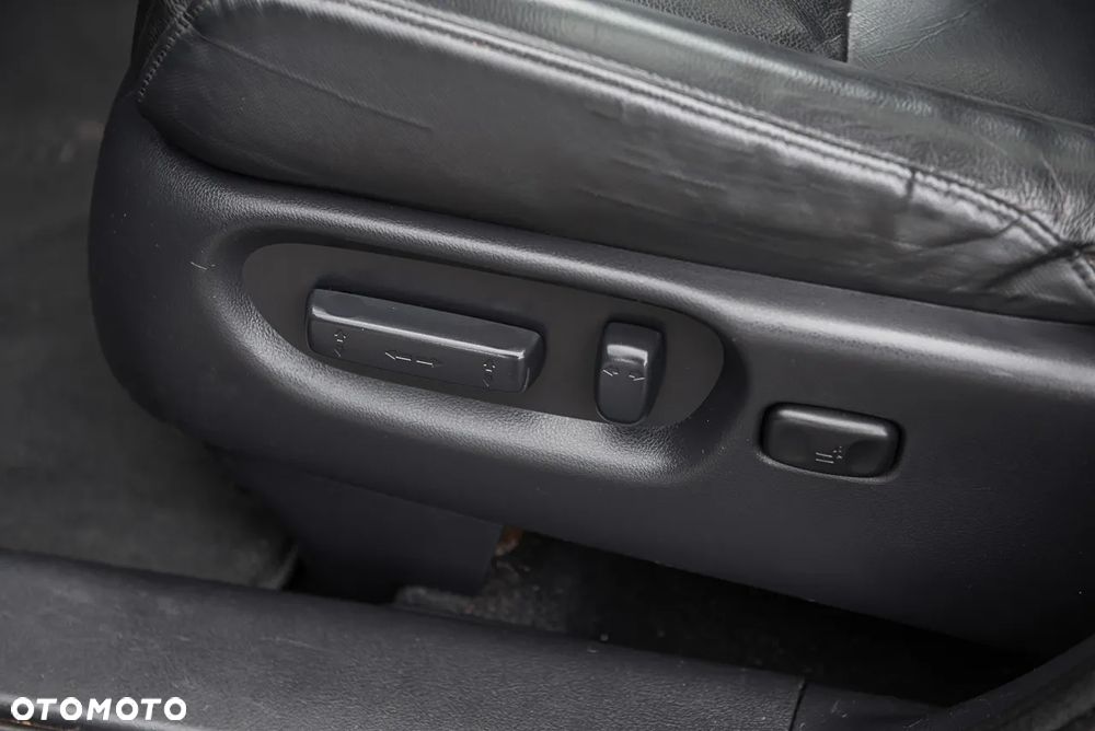 Honda CR-V 2.0i-VTEC 4WD Automatik Executive - 24