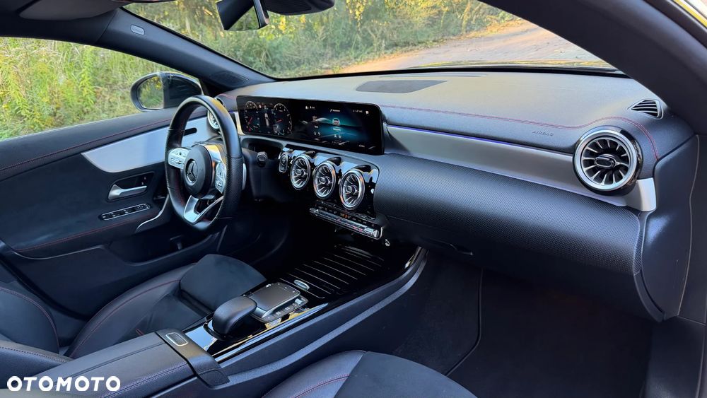 Mercedes-Benz CLA 200 AMG Line 7G-DCT - 17