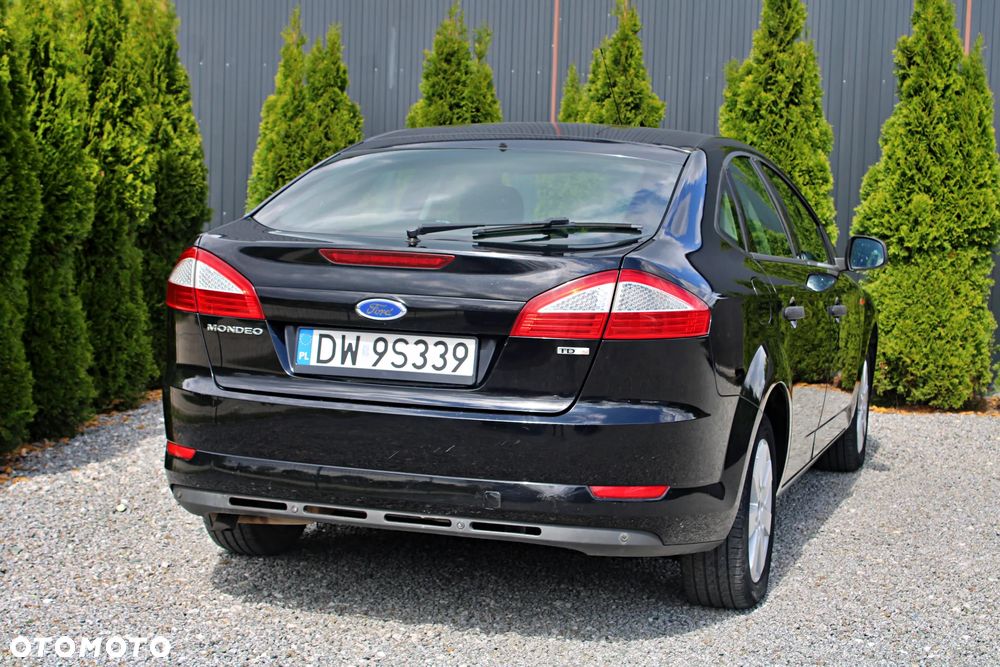Ford Mondeo 1.8 TDCi Ambiente - 11