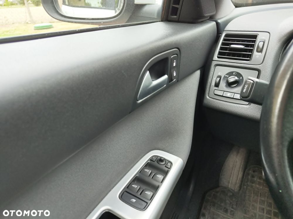 Volvo V50 D2 - 13