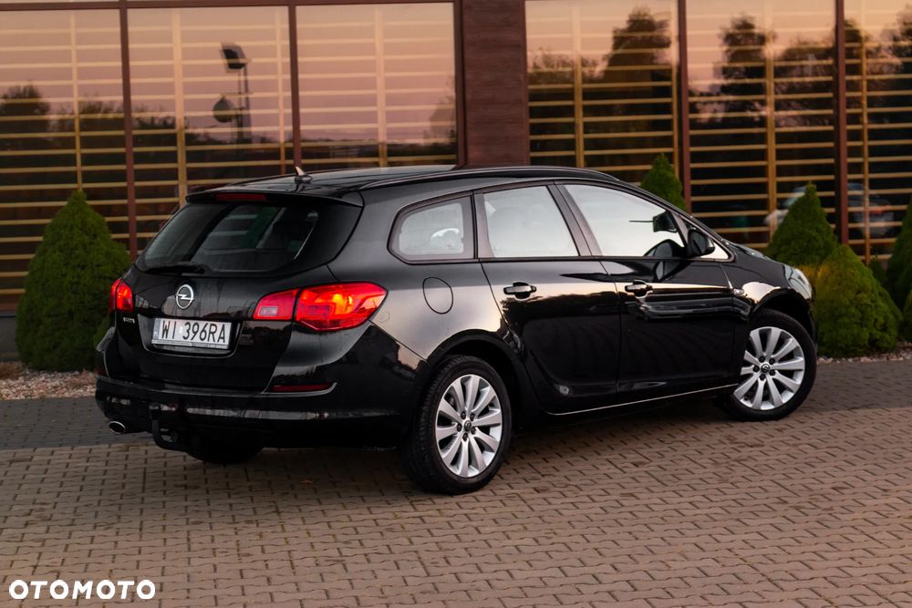 Opel Astra IV 1.4 T Cosmo EU6 - 10