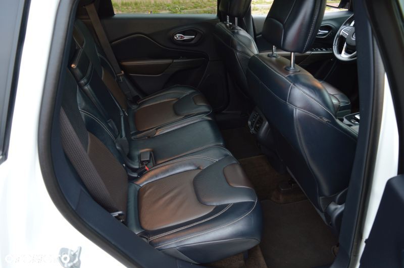 Jeep Cherokee - 9