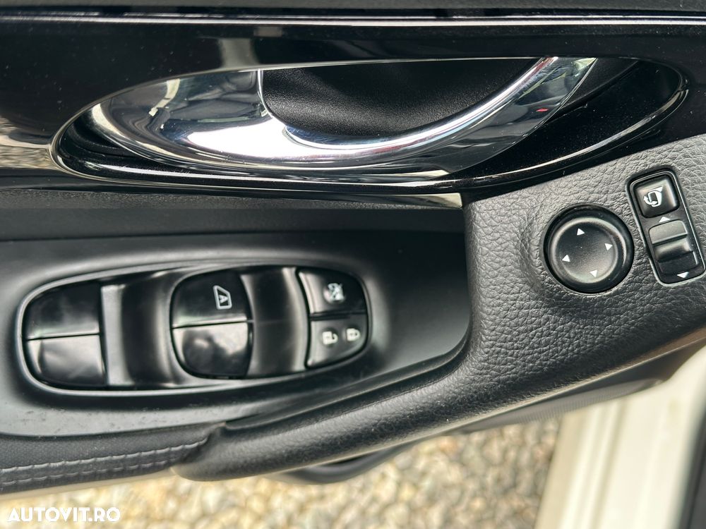 Nissan Qashqai 1.6 DIG-T N-Connecta - 11