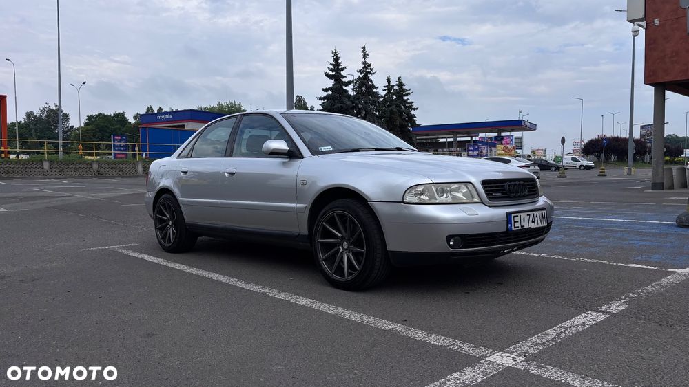 Audi A4 Limousine 2.4 Quattro - 2