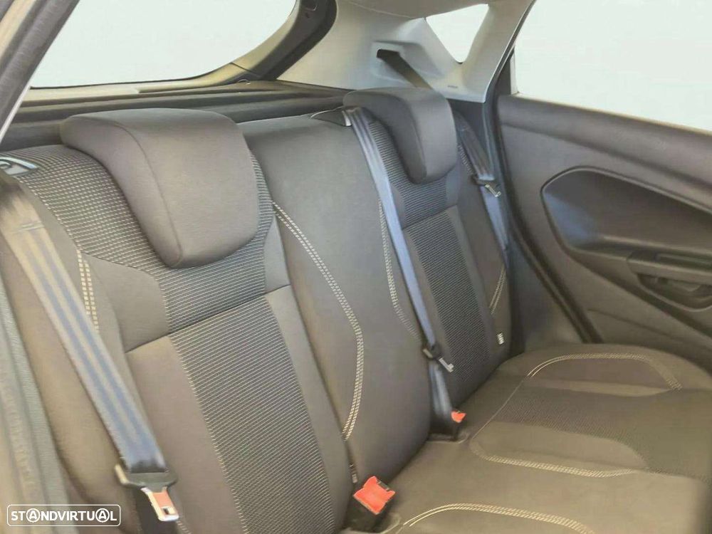 Ford Fiesta 1.0 EcoBoost Titanium - 16