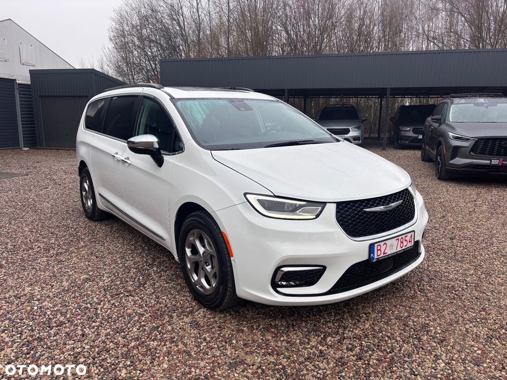 Chrysler Pacifica - 1