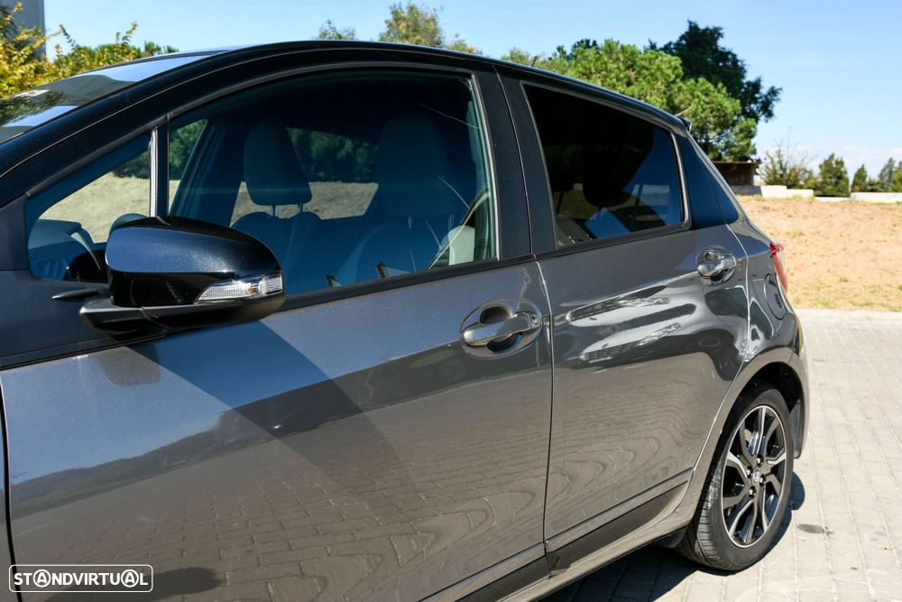 Toyota Yaris 1.5 HSD Square Collec.Bronze - 10