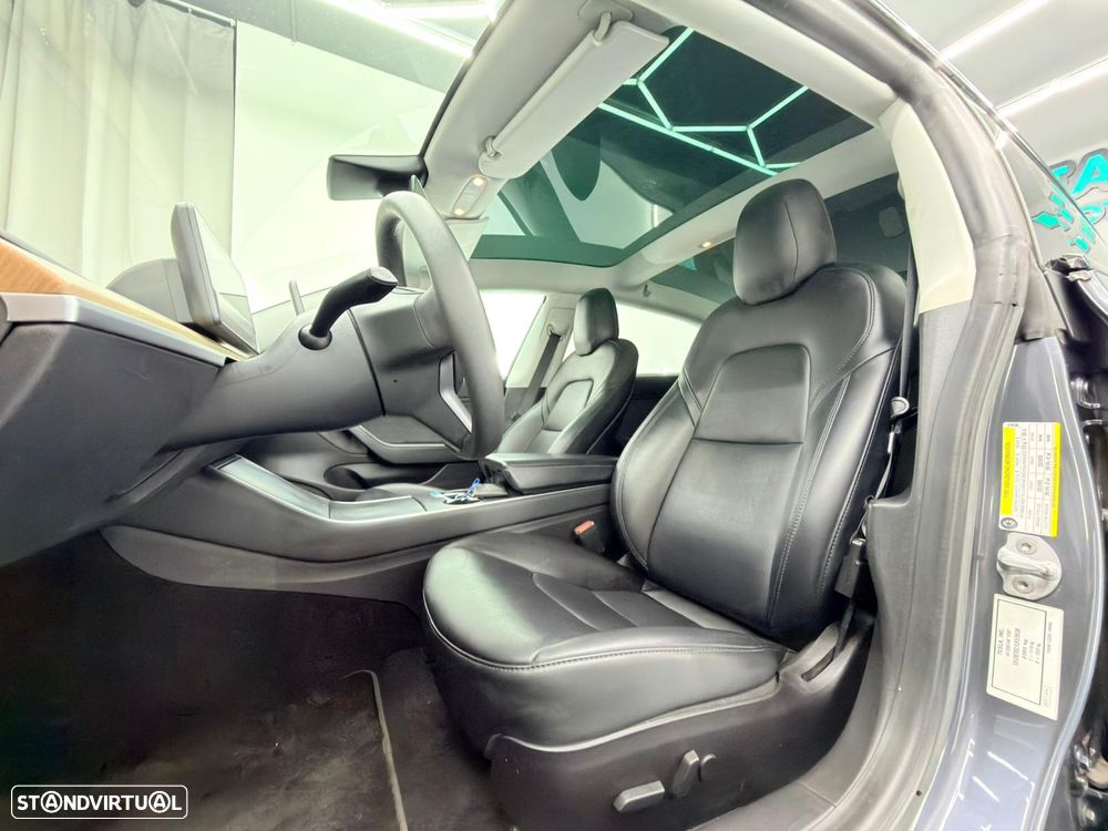 Tesla Model 3 Performance Dual Motor AWD - 24