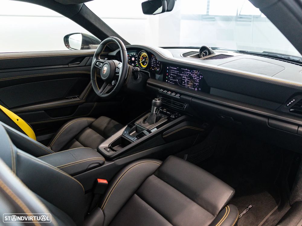 Porsche 911 (992) - 38