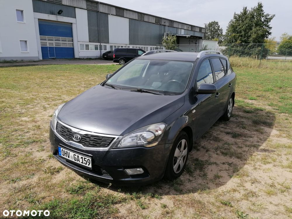 Kia Ceed - 1