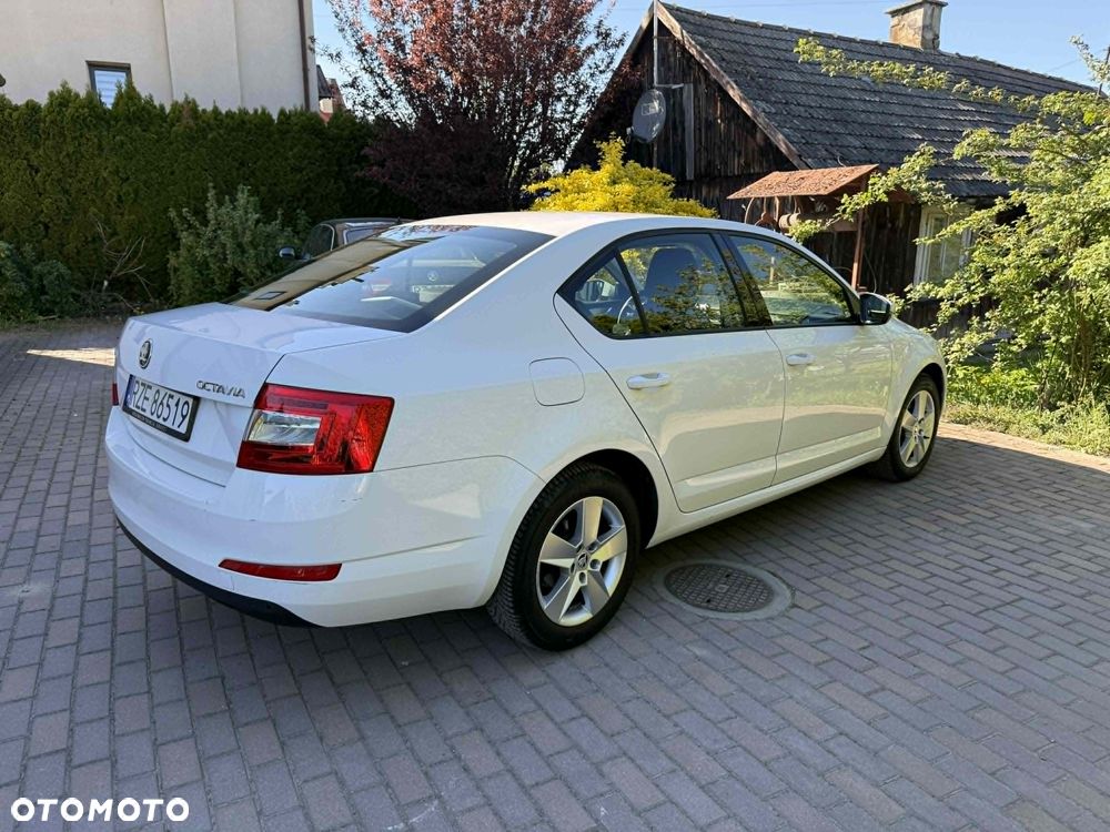 Skoda Octavia 2.0 TDI Style - 6
