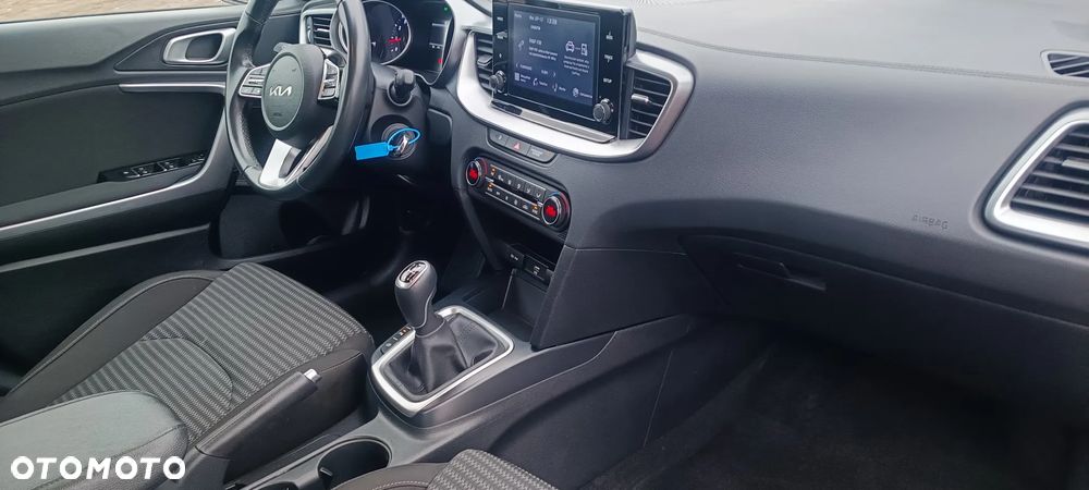 Kia Ceed - 9