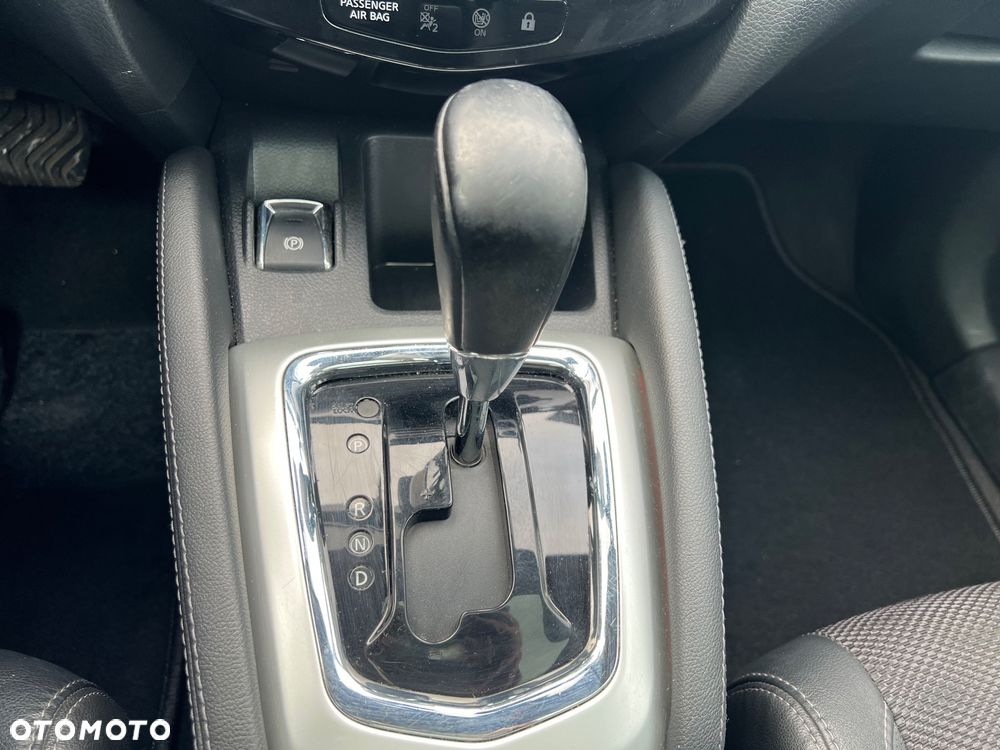 Nissan Qashqai 1.6 dCi Xtronic TEKNA+ - 18