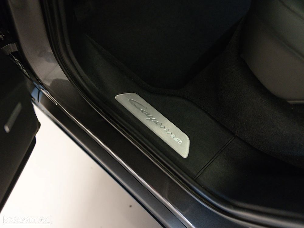 Porsche Cayenne E-Hybrid - 38