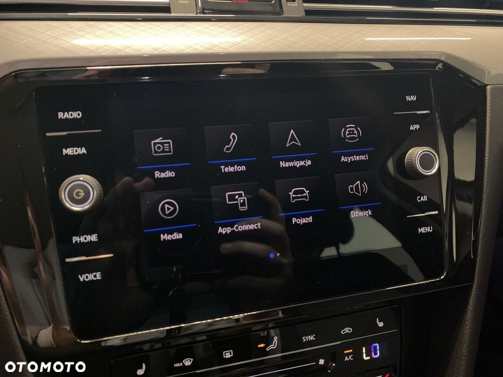 Volkswagen Passat - 16