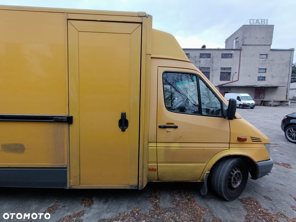 Mercedes-Benz 208 D Sprinter - 2