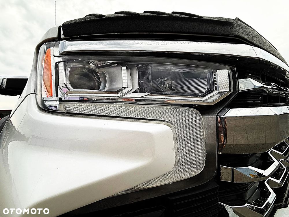 Chevrolet Silverado - 26