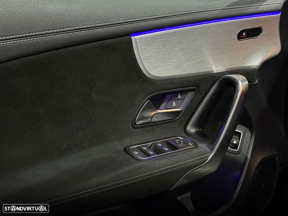 Mercedes-Benz A 250 Limousine e 8G-DCT AMG Line - 16