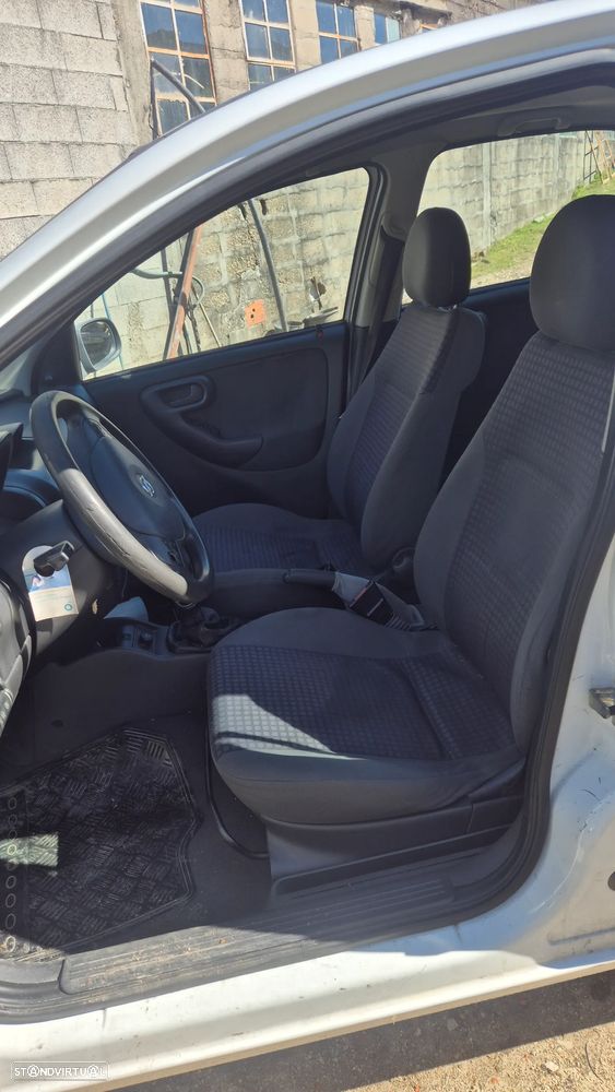 Opel Corsa 1.7 DTi 16V Confort - 6