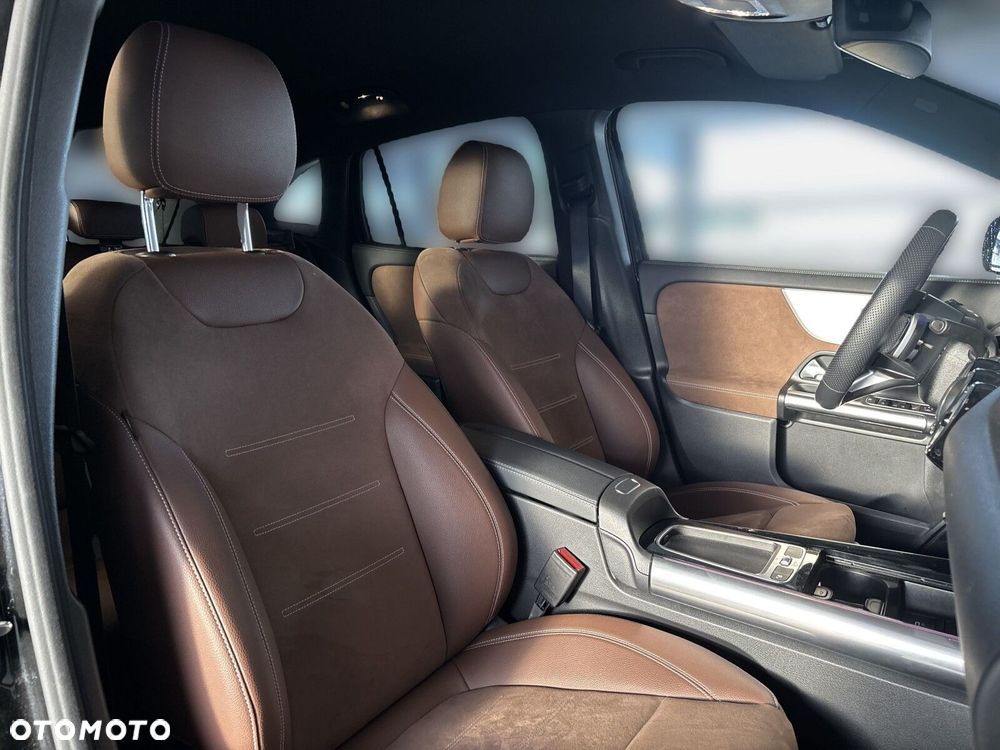Mercedes-Benz GLA - 19