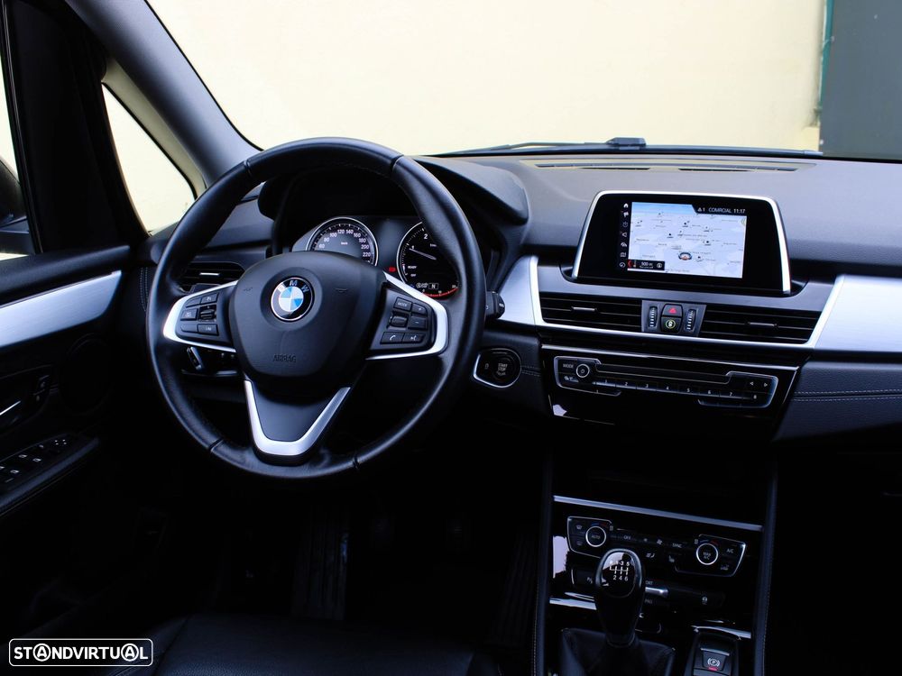 BMW 218 Gran Tourer d 7L Line Luxury - 25