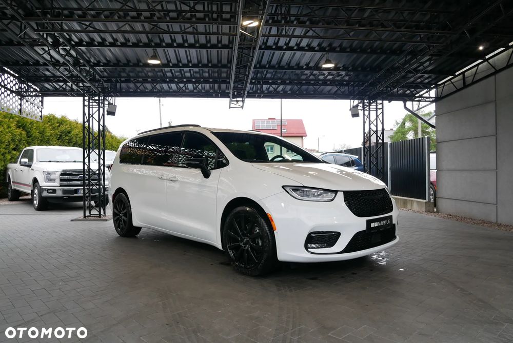 Chrysler Pacifica - 2