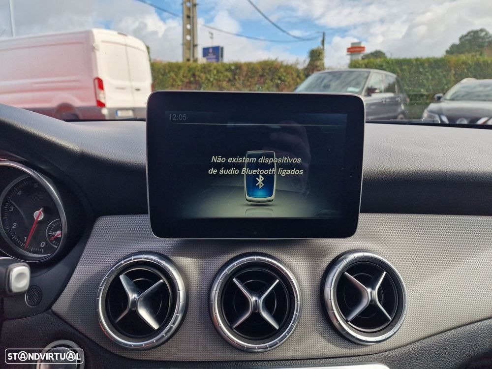 Mercedes-Benz CLA 200 Urban Aut. - 32