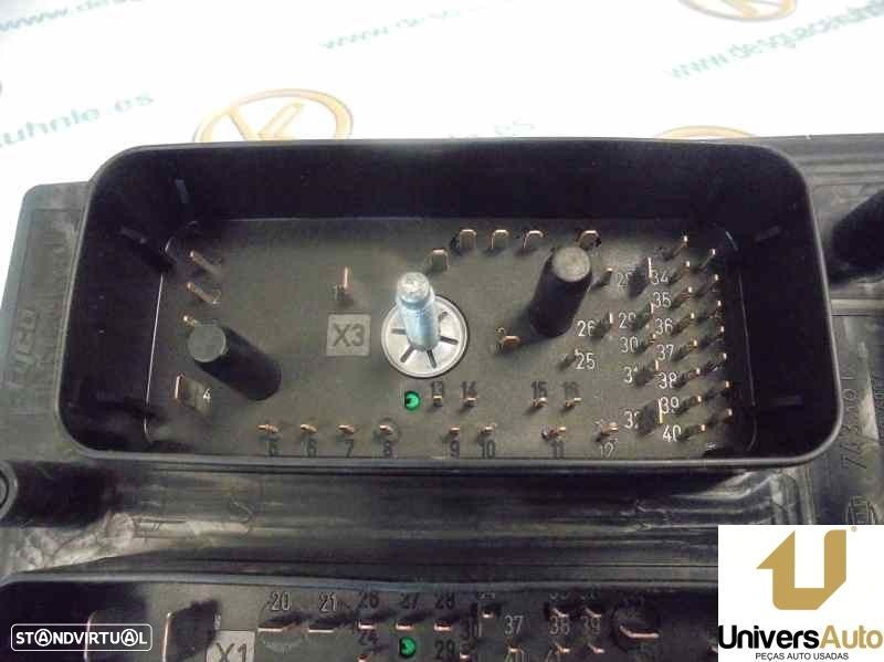 CAIXA RELÉS / FUSÍVEIS OPEL ASTRA H GTC 2004 -015349211 - 4