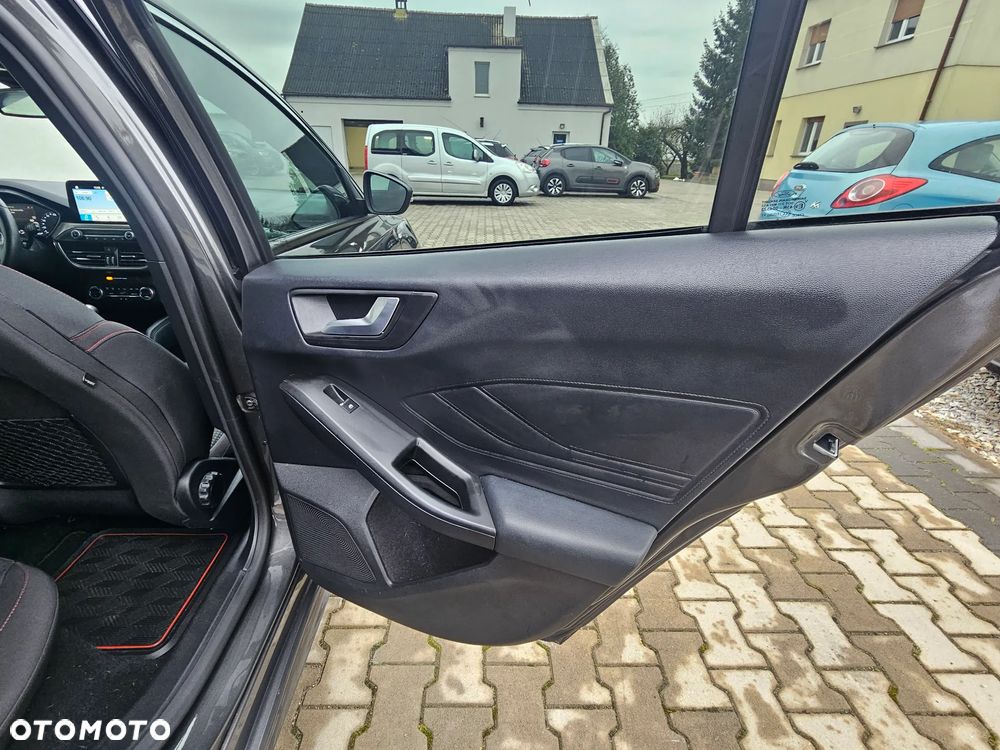 Ford Focus 1.5 TDCi DPF Start-Stopp-System ST-Line - 29