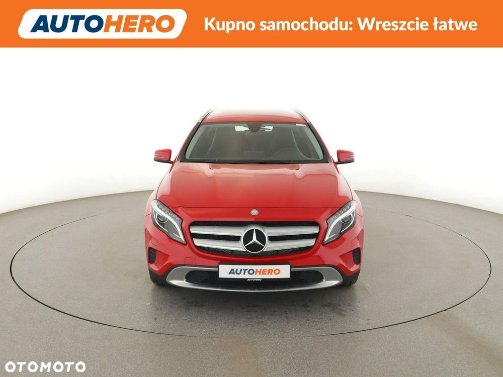 Mercedes-Benz GLA 180 7G-DCT Urban - 12