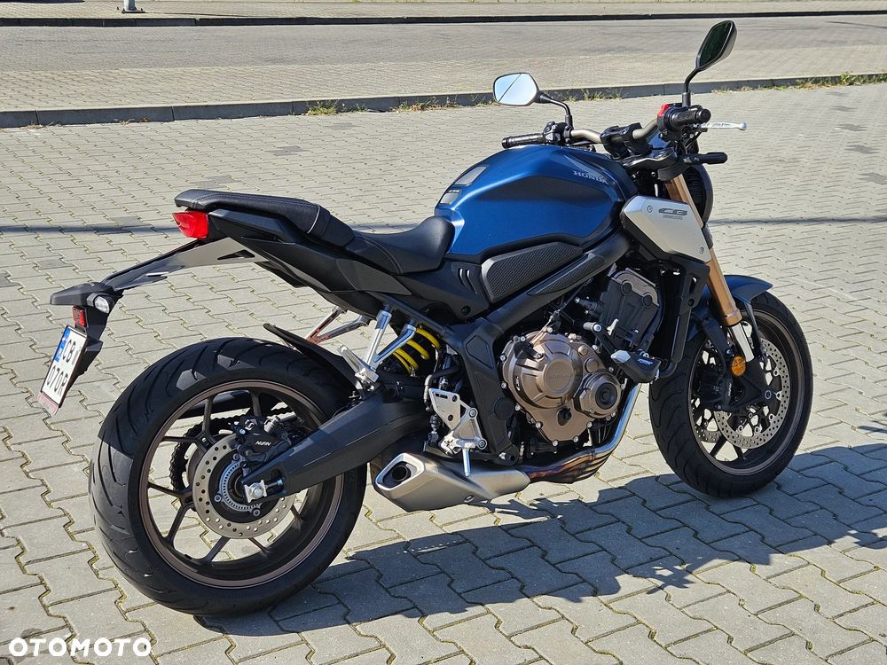 Honda CB - 1