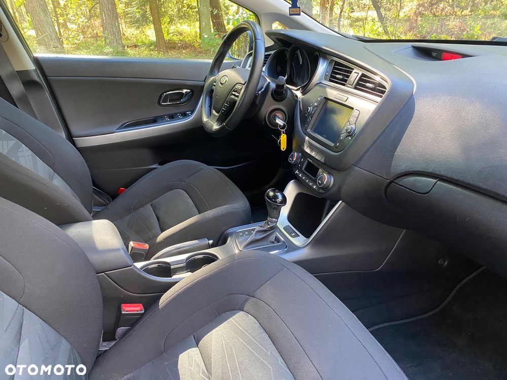 Kia Ceed 1.6 CRDi 136 DCT ISG Spirit - 2