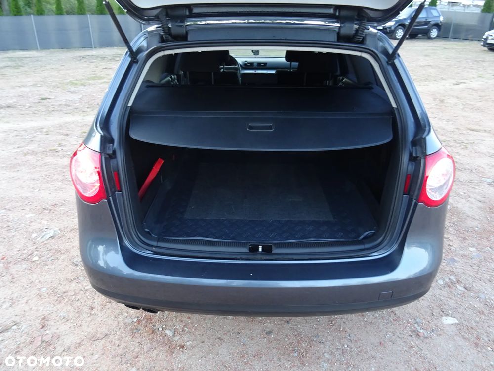 Volkswagen Passat - 12