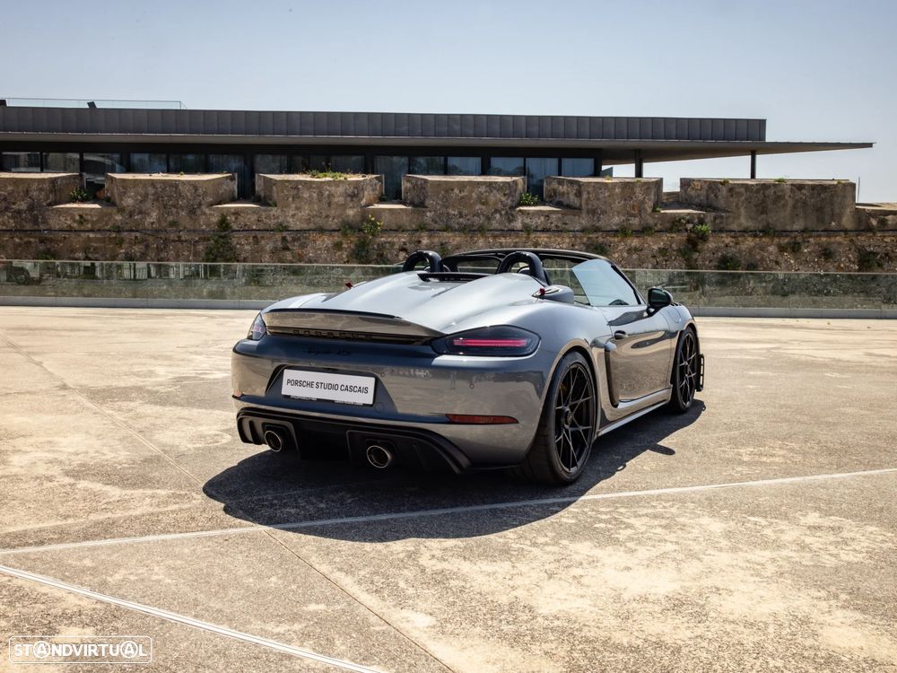 Porsche 718 Spyder - 12