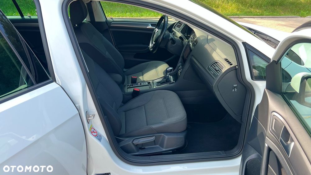 Volkswagen Golf - 18