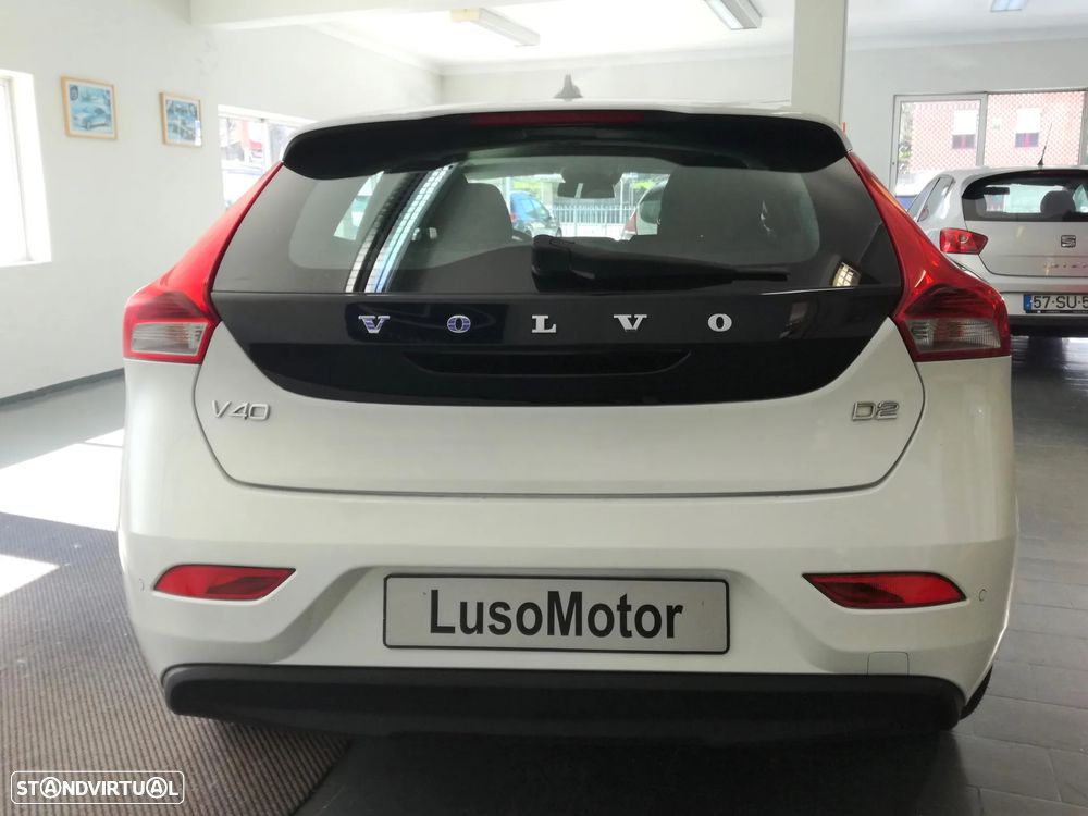 Volvo V40 1.6 D2 Momentum Powershift - 7