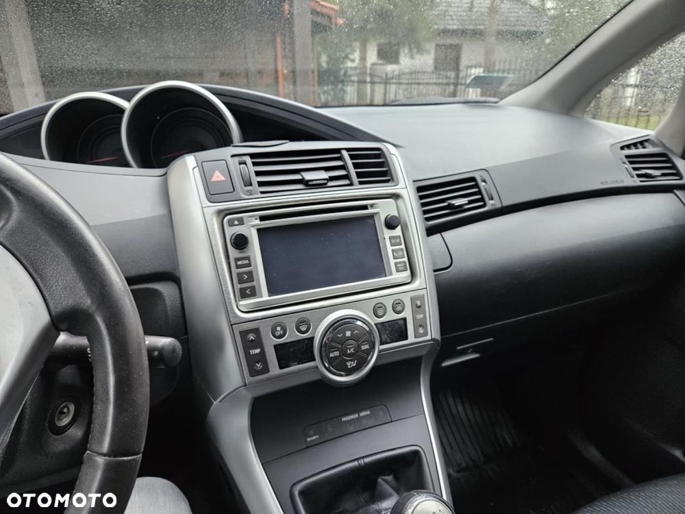 Toyota Verso 2.0 D-4D Premium - 9