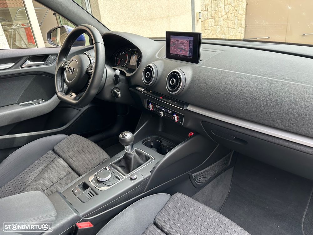 Audi A3 1.6 TDI S-line - 11