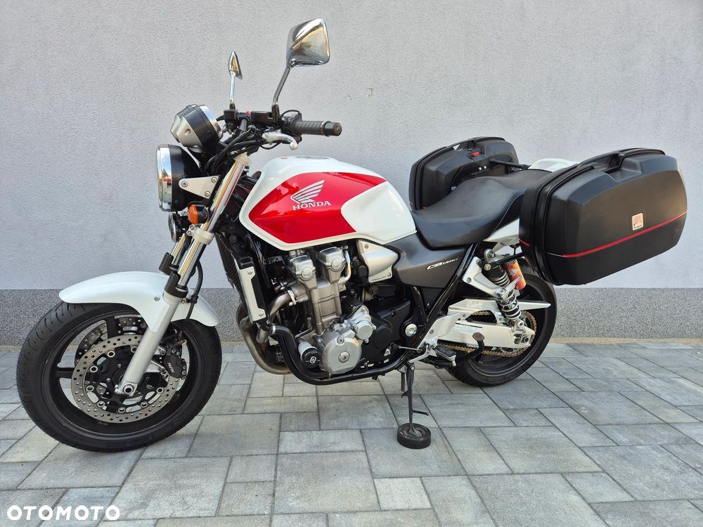 Honda CB - 12