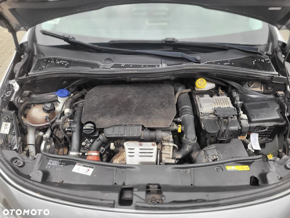 Peugeot 2008 1.2 Pure Tech Allure S&S EAT6 - 15