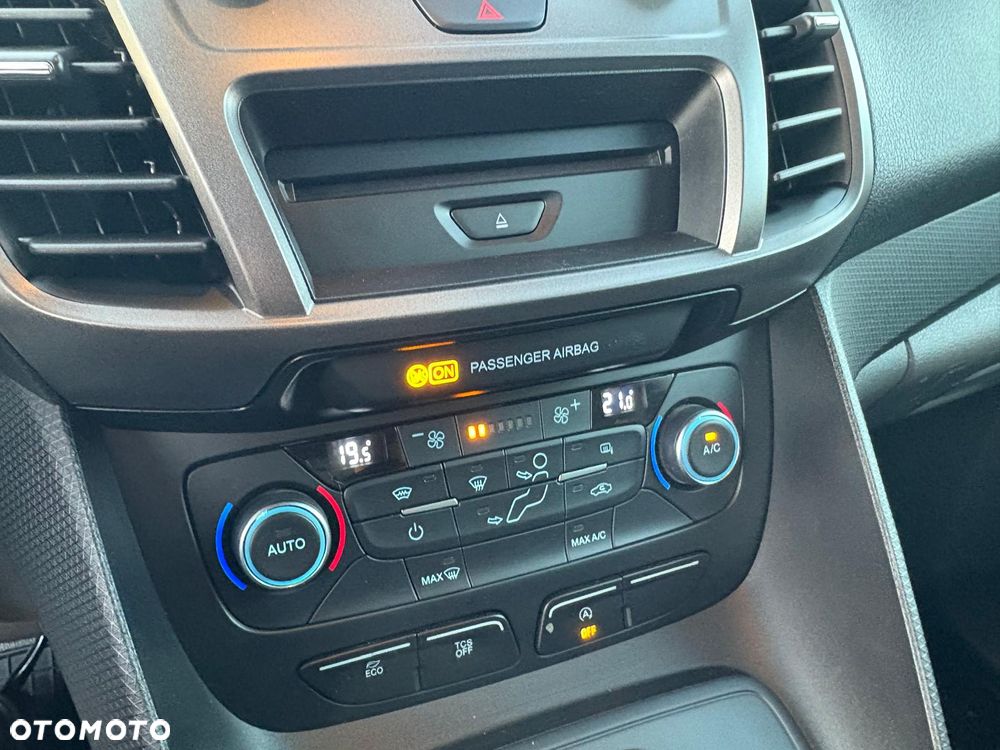 Ford Transit Connect - 18