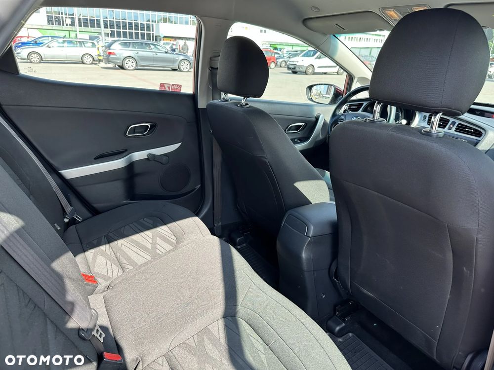 Kia Ceed 1.4 L - 14