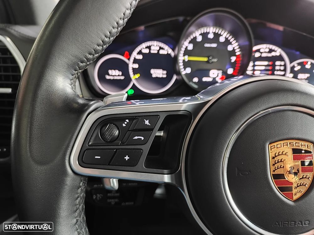 Porsche Cayenne - 31