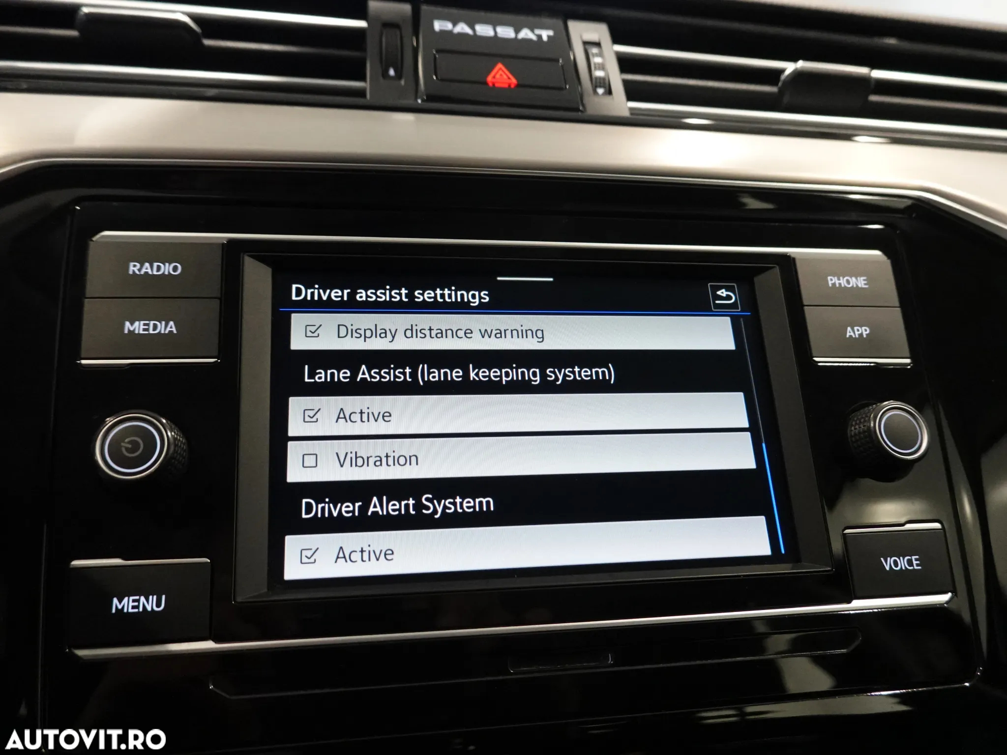 Volkswagen Passat - 29