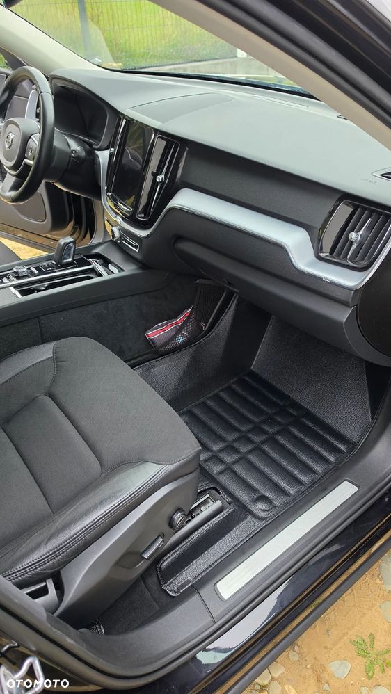 Volvo XC 60 B4 D AWD Momentum Pro - 26